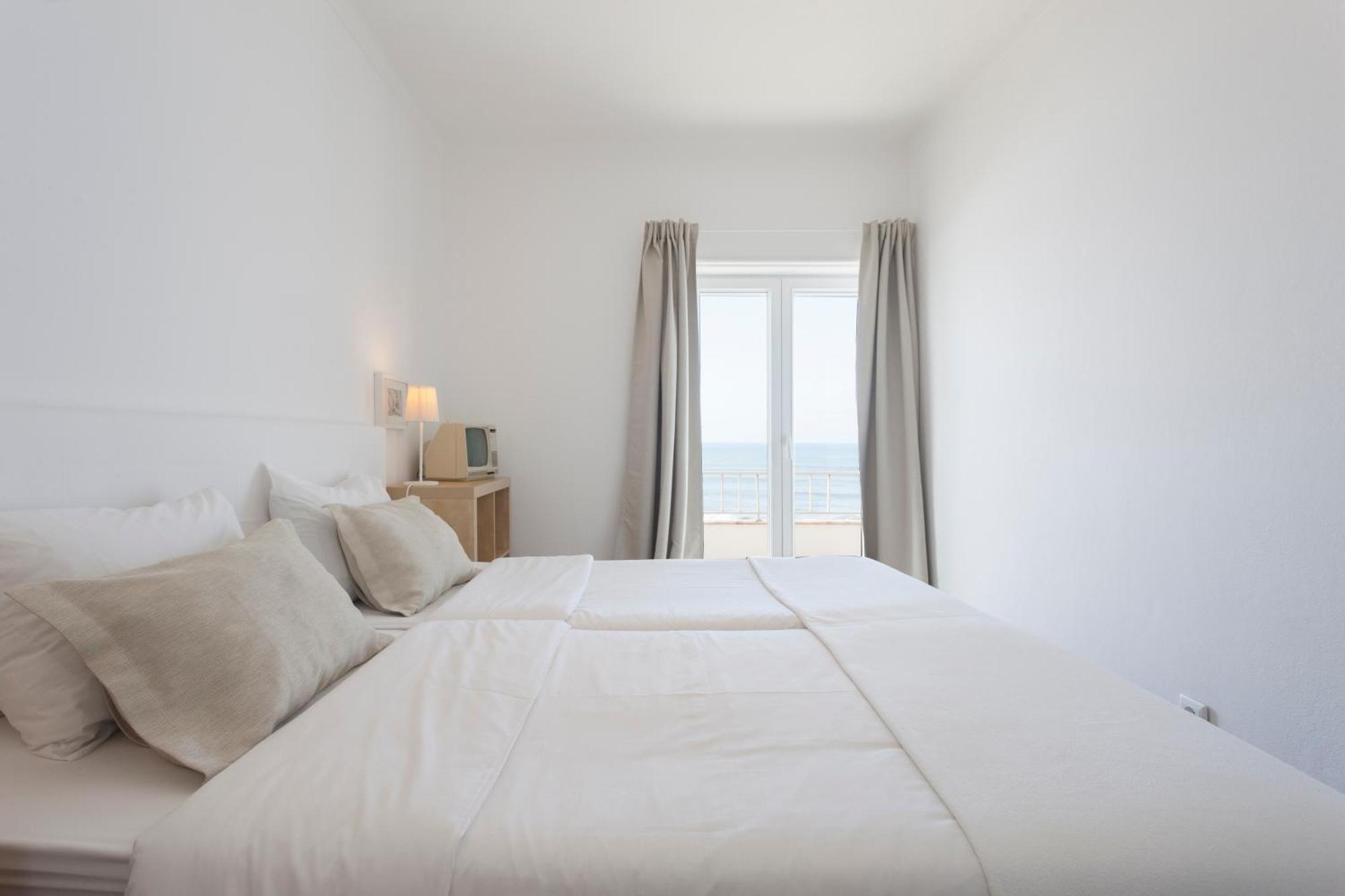 Blue Buddha Beach Rooms & Suites Ericeira Exterior photo